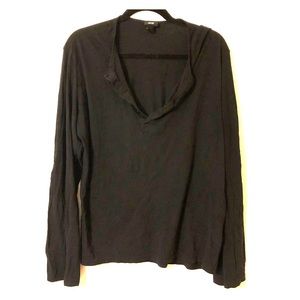 Black basic long sleeve with buttons